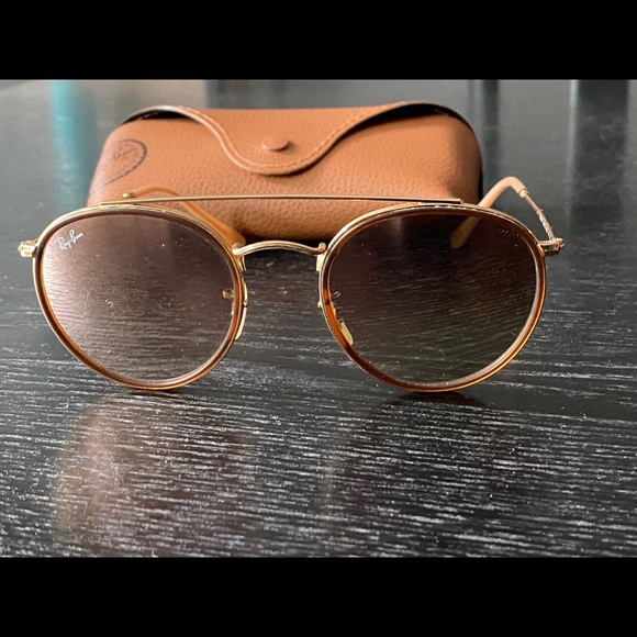 ❌SOLD❌ Rose Gold Ray-bans - Picture 5 of 5